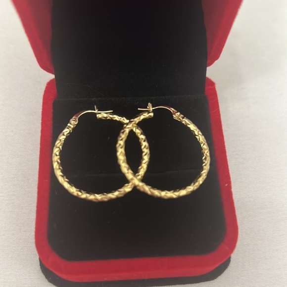 Authentic 18kt solid gold hoop earrings brand new never worn - Picture 2 of 4